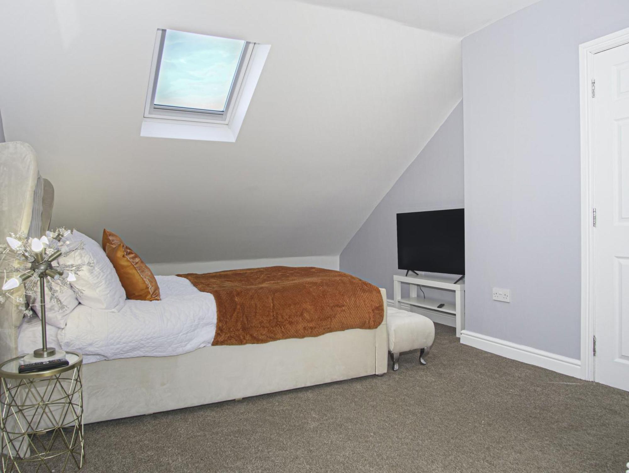 Luxe 5 Bed Bungalow In Snodland, Medway, Kent Exterior foto