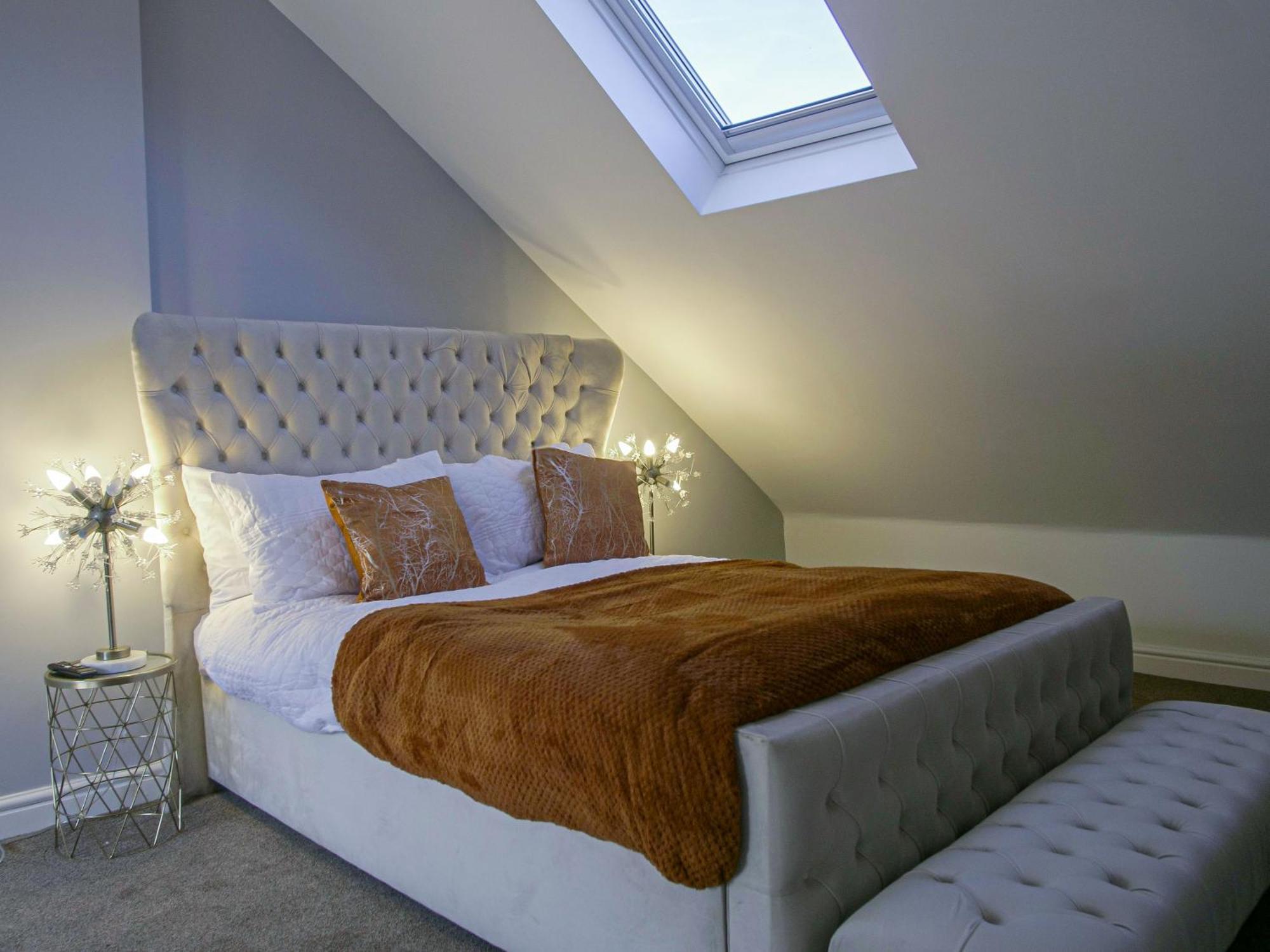 Luxe 5 Bed Bungalow In Snodland, Medway, Kent Exterior foto